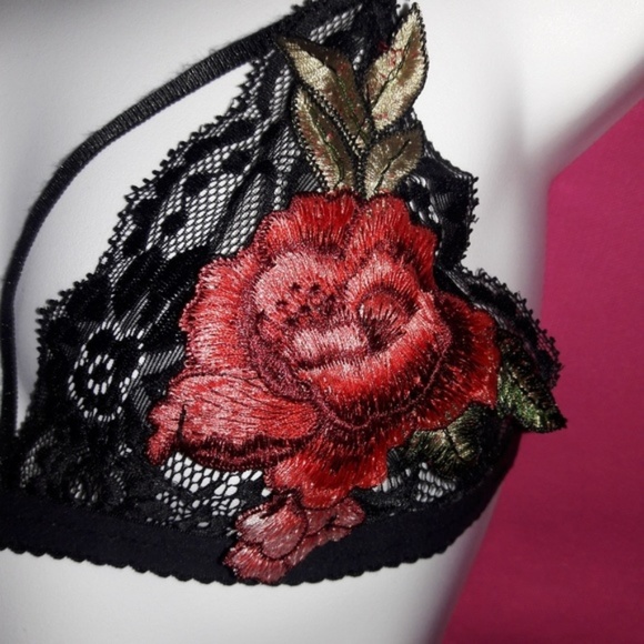 Strappy Black Lace Embroidered Rose Patch Bralette - Picture 3 of 4